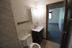 CassStreetApts_UpperUnit_Bathroom3